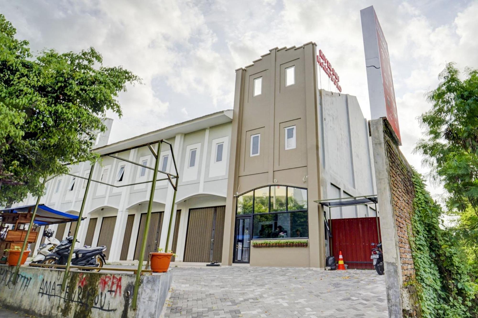 Super Oyo 90778 River Inn Malioboro Jogjacarta Exterior foto