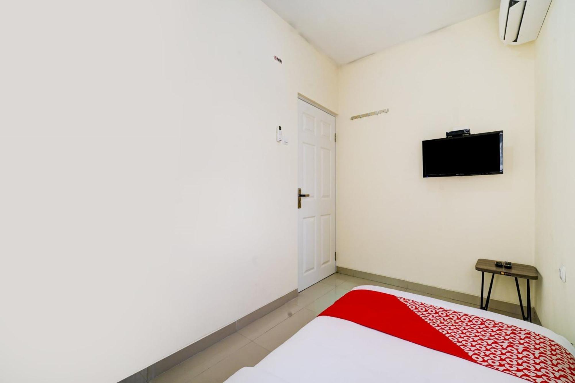 Super Oyo 90778 River Inn Malioboro Jogjacarta Exterior foto
