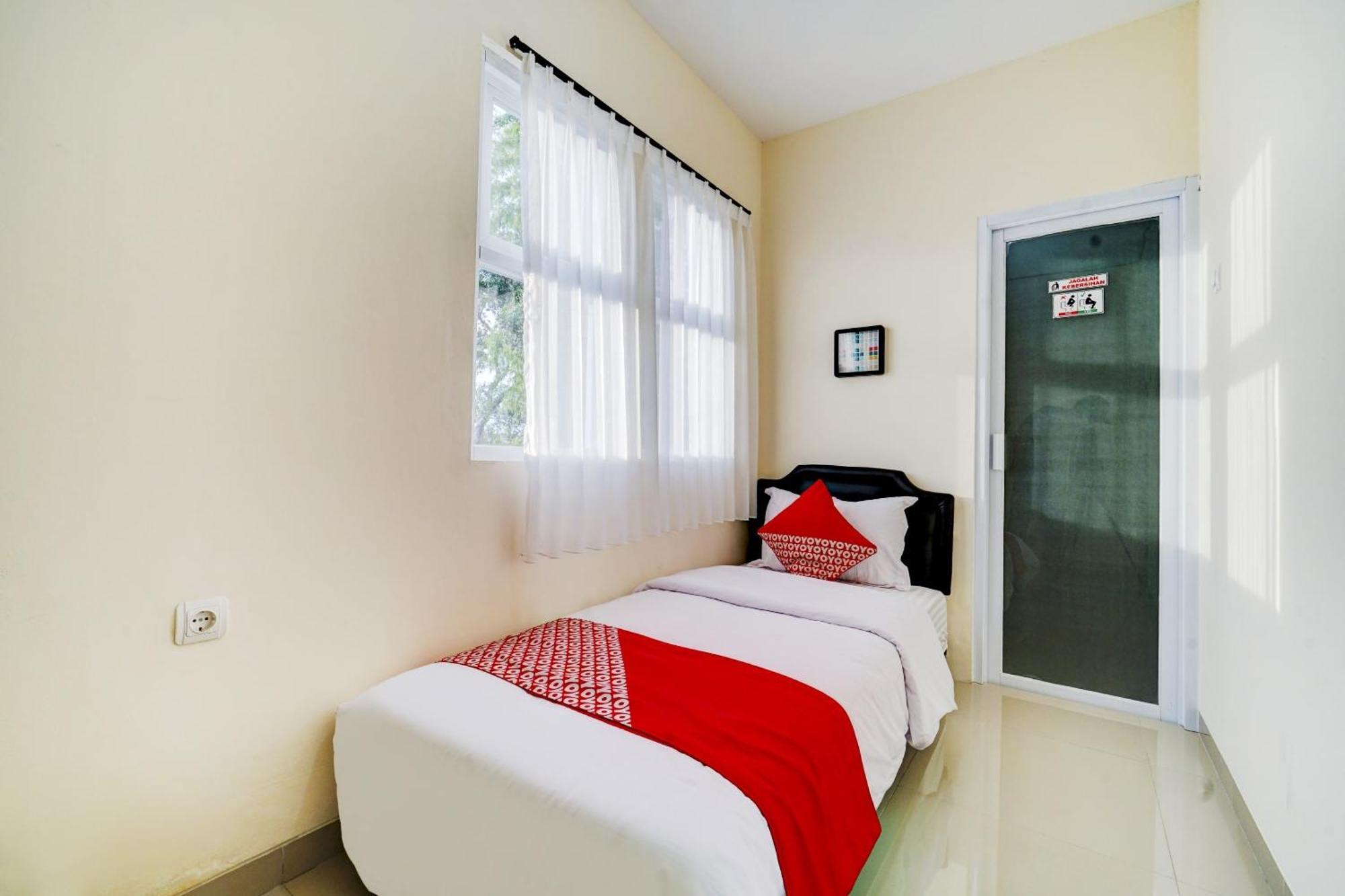 Super Oyo 90778 River Inn Malioboro Jogjacarta Exterior foto