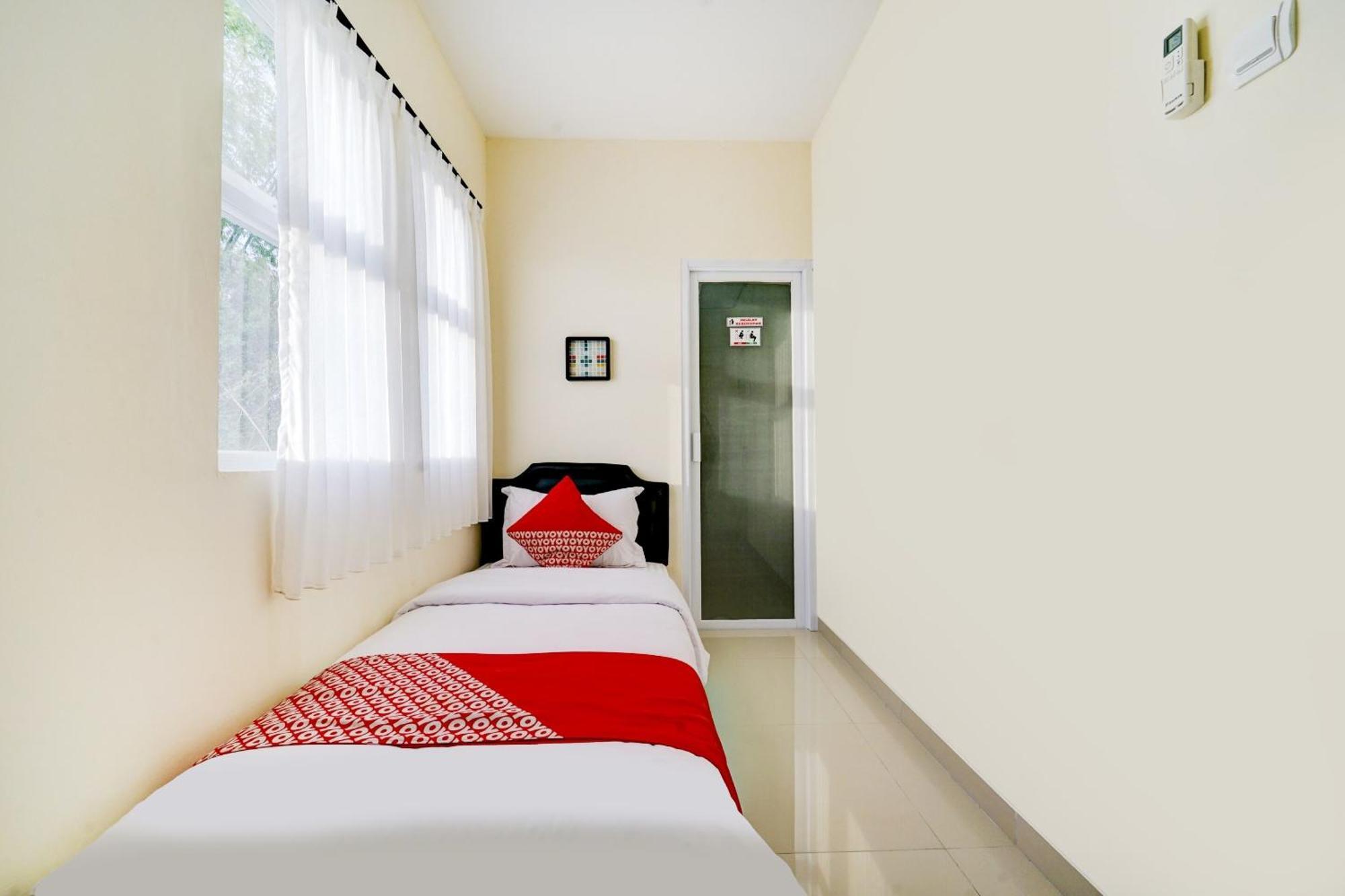 Super Oyo 90778 River Inn Malioboro Jogjacarta Exterior foto